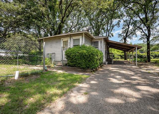Property at 9773 Comanche Ln, Quinlan, TX 75474, 2 beds, 1 bath
