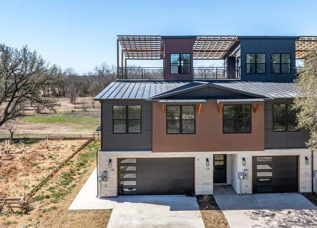 Property at 136 Clark Ln, Stephenville, TX 76401, 3 beds, 2.5 baths