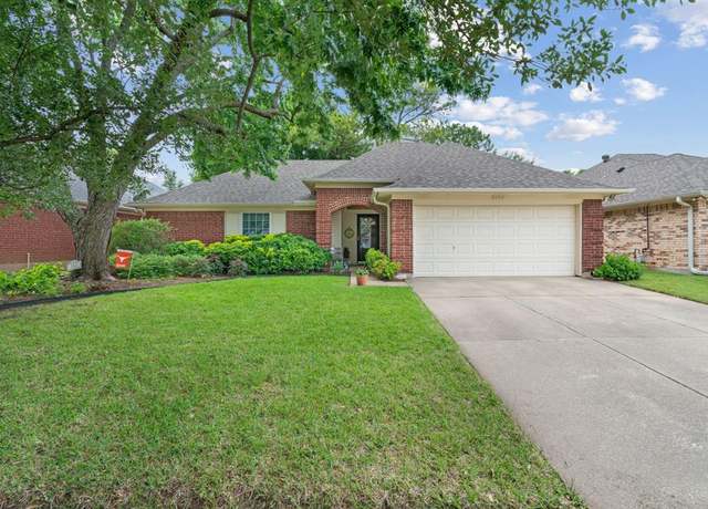 Property at 5502 Misty Crest Dr, Arlington, TX 76017, 3 beds, 2 baths