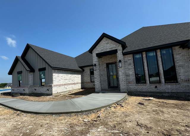 Property at 1060 Uplift Dr, Weatherford, TX 76087, 4 beds, 3 baths