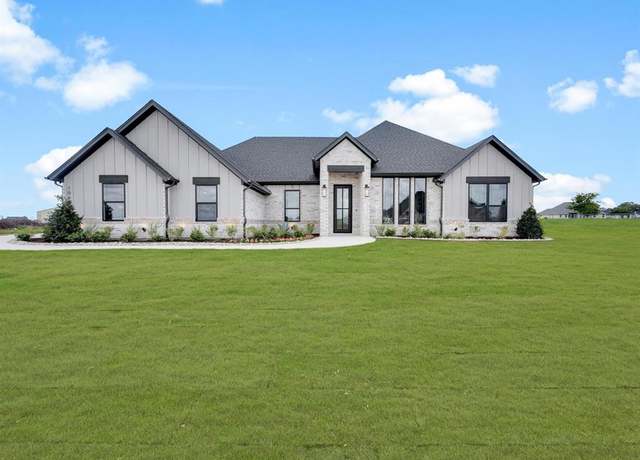 Property at 1060 Uplift Dr, Weatherford, TX 76087, 4 beds, 3 baths