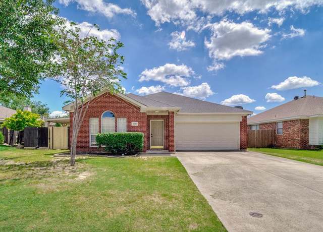 Property at 2500 Westheimer Rd, Denton, TX 76210, 3 beds, 2 baths