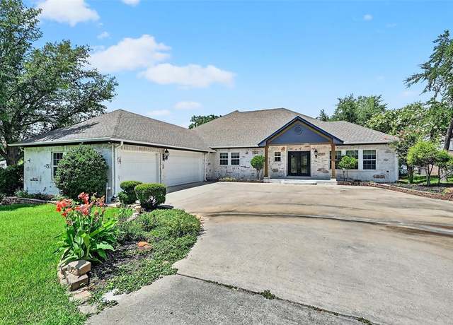 Property at 102 Noweta Pl, Lake Kiowa, TX 76240, 4 beds, 4 baths