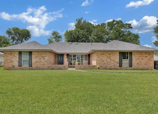 Property at 2514 Fieldwood Cir, Bossier City, LA 71111, 3 beds, 2 baths