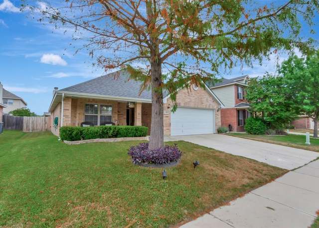Property at 416 Iron Ore Trl, Fort Worth, TX 76131, 3 beds, 2 baths