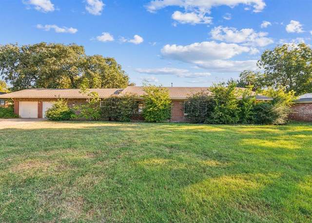 Property at 5621 Maceo Ln, Fort Worth, TX 76112, 4 beds, 2 baths