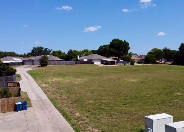 Property at 835 E Belt Line Rd, Desoto, TX 75115