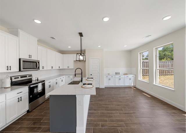 Property at 103 Brooks Dr, Terrell, TX 75160, 3 beds, 2.5 baths