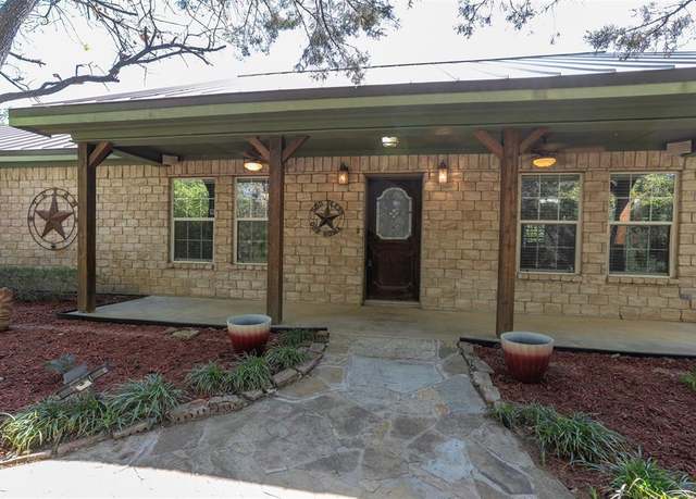 Property at 600 Seals Rd, Bartonville, TX 76226, 4 beds, 3 baths