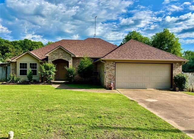Property at 207 Shary St, Aledo, TX 76008, 3 beds, 2 baths