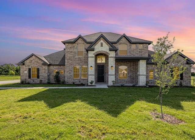 Property at 670 Wales Ct, Waxahachie, TX 75167, 4 beds, 3 baths