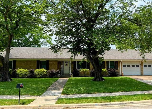 Property at 124 Circle Dr, Kaufman, TX 75142, 3 beds, 3 baths
