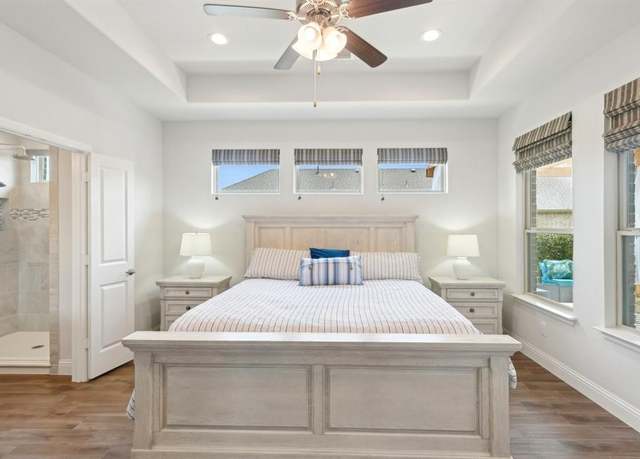 Property at 700 10th St, Argyle, TX 76226, 3 beds, 2 baths
