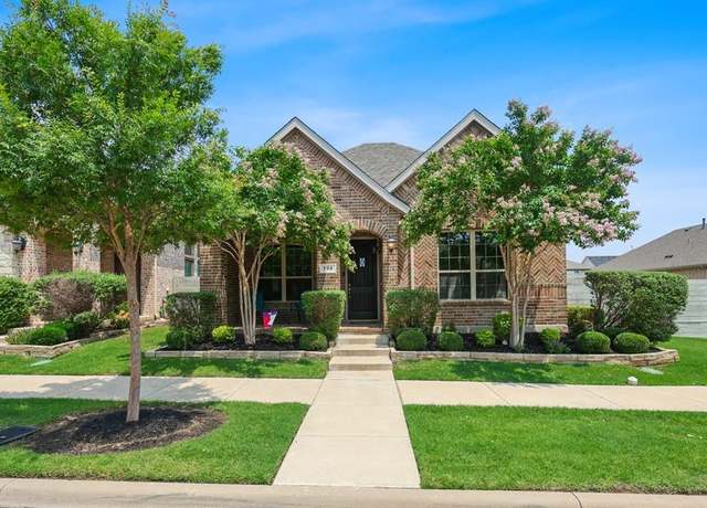 Property at 700 10th St, Argyle, TX 76226, 3 beds, 2 baths