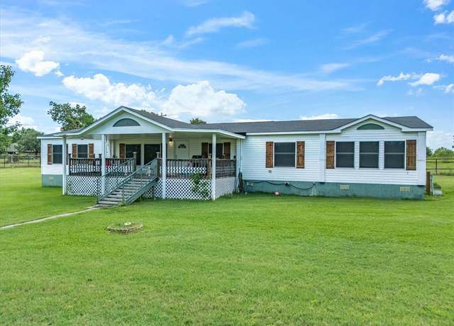 Property at 4840 County Road 310, Cleburne, TX 76031, 4 beds, 2 baths