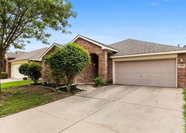 Property at 13209 Fencerow Rd, Fort Worth, TX 76244, 3 beds, 2 baths
