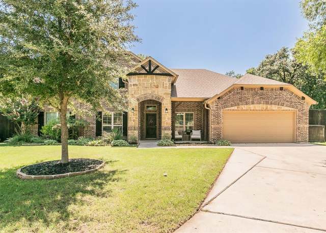 Property at 120 Venado Ct, Azle, TX 76020, 4 beds, 2.5 baths