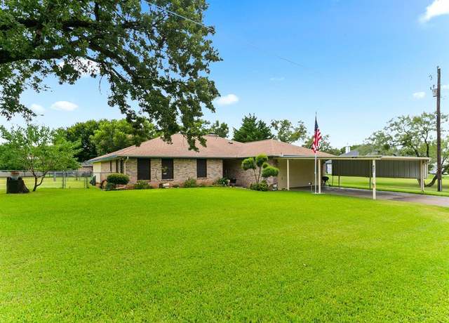 Property at 417 Sky Harbour Ct, Granbury, TX 76049, 3 beds, 2 baths