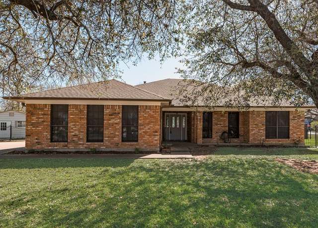 Property at 100 Juanita Ave, Wills Point, TX 75169, 3 beds, 2 baths