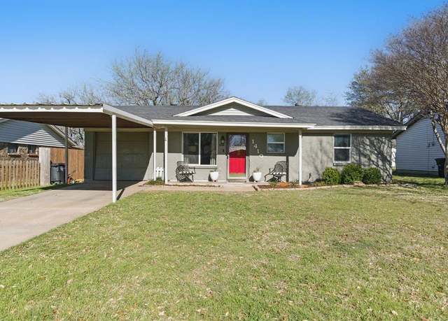 Property at 1410 Southern Blvd, Cleburne, TX 76033, 3 beds, 1.5 baths