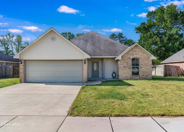 Property at 102 Bent Tree Loop, Haughton, LA 71037, 3 beds, 2 baths