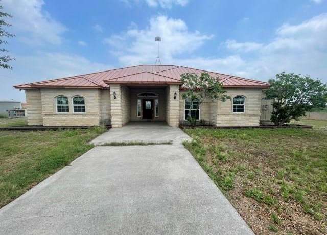Property at 7448 N US Highway 281, Orange Grove, TX 78372, 3 beds, 2.5 baths
