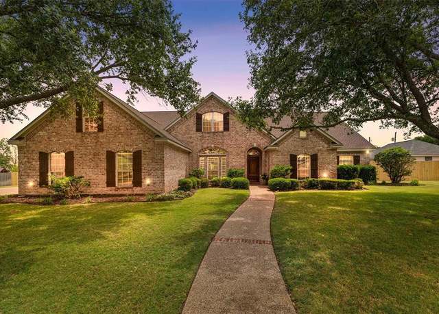 Property at 118 Royal Springs Ln, Crawford, TX 76638, 4 beds, 3.5 baths