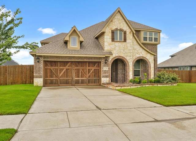 Property at 1156 Richard Pittmon Dr, Desoto, TX 75115, 4 beds, 2.5 baths