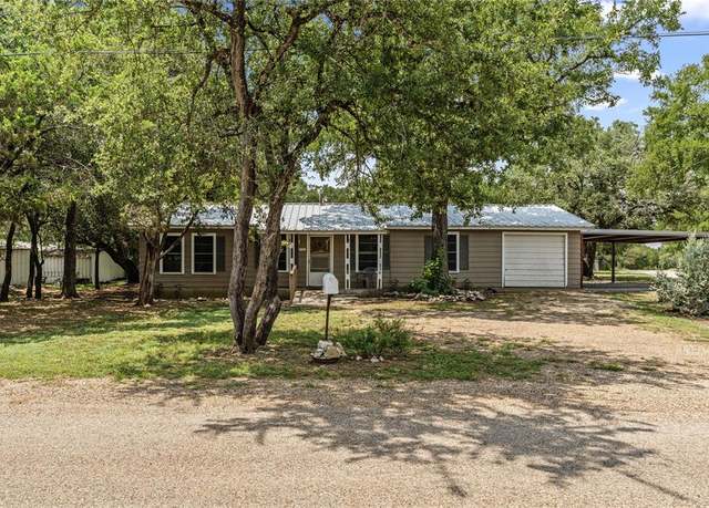 Property at 300 County Road 1624, Clifton, TX 76634, 3 beds, 1 bath