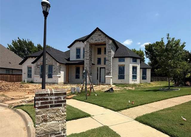 Property at 7400 Winding Way Dr, Arlington, TX 76001, 4 beds, 4.5 baths