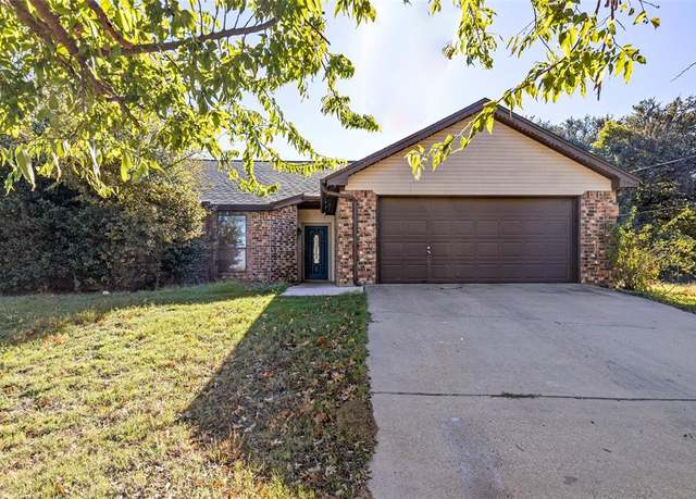 Property at 4007 Frisco Ct, Granbury, TX 76048, 3 beds, 2 baths