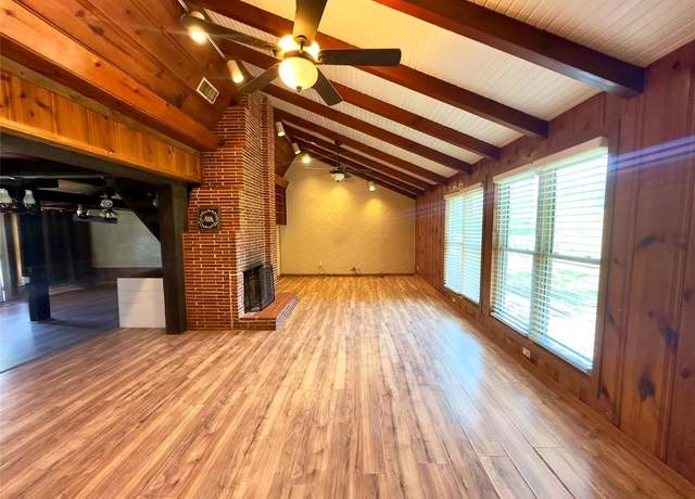 Property at 903 W Wrights, Comanche, TX 76442, 4 beds, 2 baths