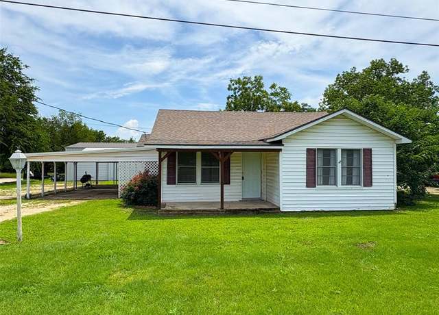 Property at 6564 Lone Star Pkwy N, Crawford, TX 76638, 2 beds, 1 bath