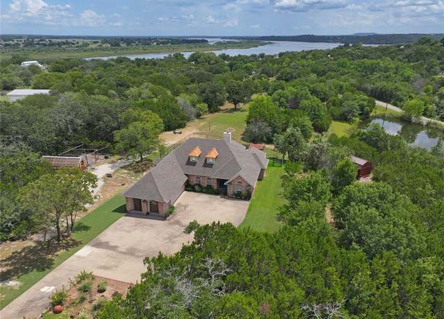Property at 3121 Cliffview Ct, Granbury, TX 76048, 3 beds, 2 baths