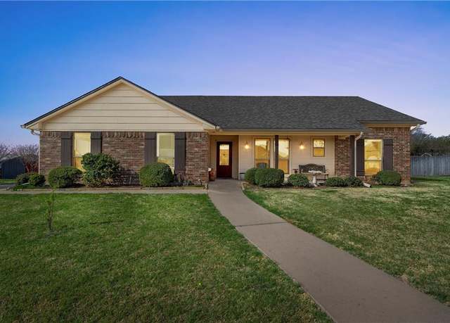 Property at 500 Hawkins Ct, Robinson, TX 76706, 3 beds, 2 baths