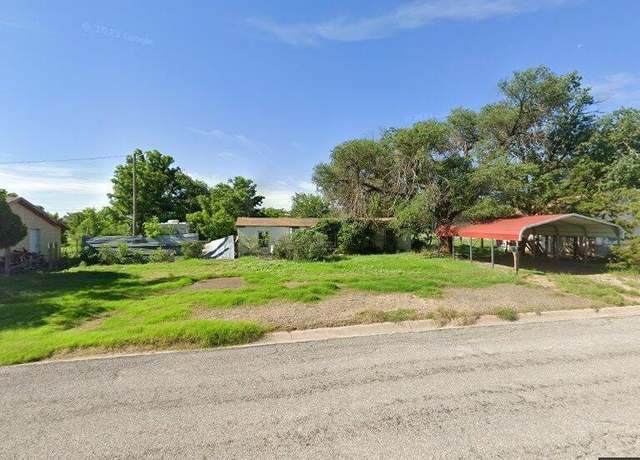 Property at 1010 W 6th St, Littlefield, TX 79339, 3 beds, 1 bath