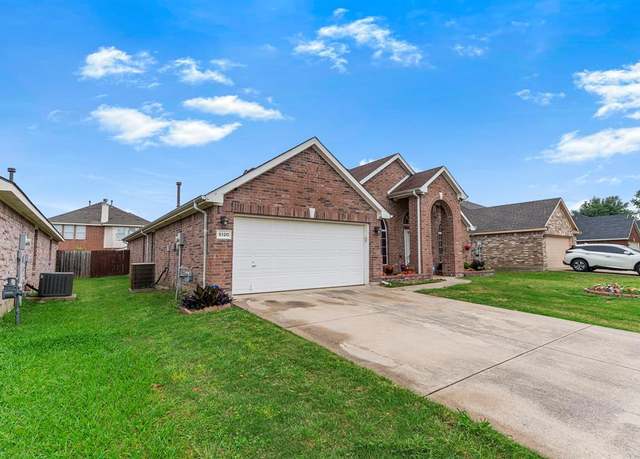 Property at 5120 Autumn Hl, Grand Prairie, TX 75052, 4 beds, 2 baths