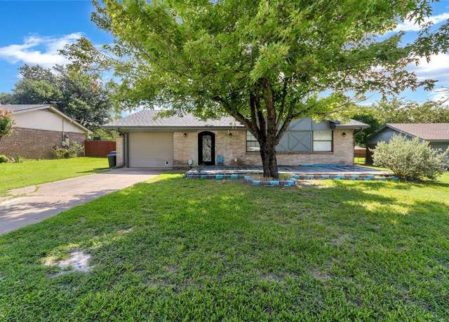 Property at 245 Gordon Dr, Azle, TX 76020, 3 beds, 1 bath
