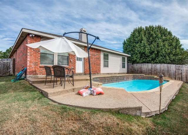 Property at 2024 Shawnee Trl, Fort Worth, TX 76247, 3 beds, 2 baths