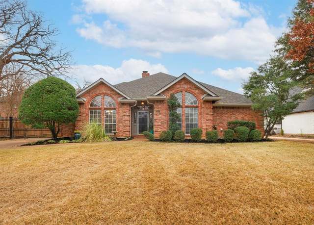 Property at 2901 Crestline Dr, Grapevine, TX 76051, 3 beds, 2.5 baths