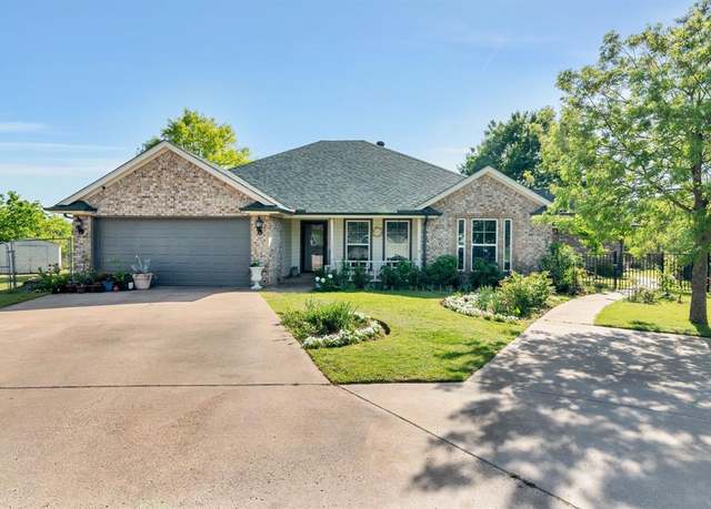 Property at 105 Park Trail Pl, Joshua, TX 76058, 3 beds, 2 baths