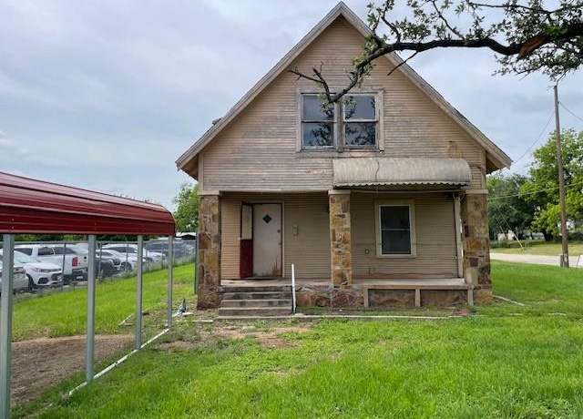 Property at 1201 E Hullum St, Breckenridge, TX 76424, 2 beds, 2 baths
