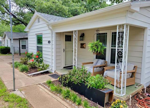 Property at 1122 Long Ave, River Oaks, TX 76114, 3 beds, 1 bath