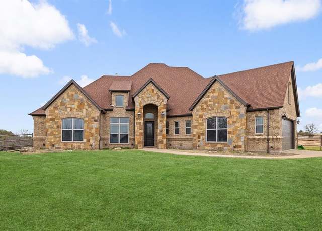 Property at 235 Sandpiper Dr, Weatherford, TX 76088, 4 beds, 3.5 baths