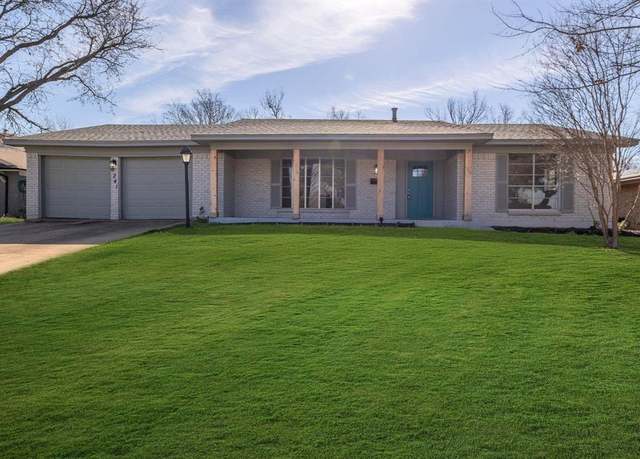 Property at 6241 Winifred Dr, Fort Worth, TX 76133, 3 beds, 2 baths