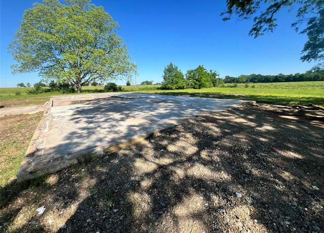 Property at 308 Farm Road 3390, Clarksville, TX 75426