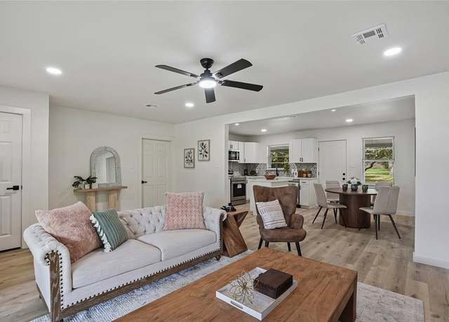 Property at 707 N Holly Ave, Sherman, TX 75092, 3 beds, 2 baths