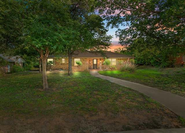 Property at 2216 Archer Trl, Denton, TX 76209, 3 beds, 2.5 baths