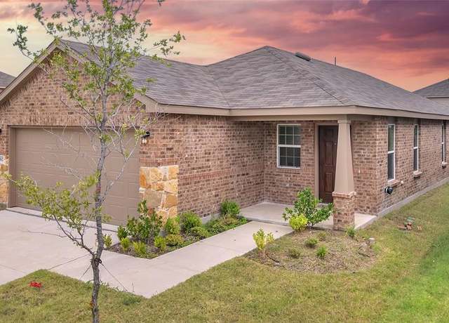 Property at 1823 Ballinger Dr, Forney, TX 75126, 3 beds, 2 baths