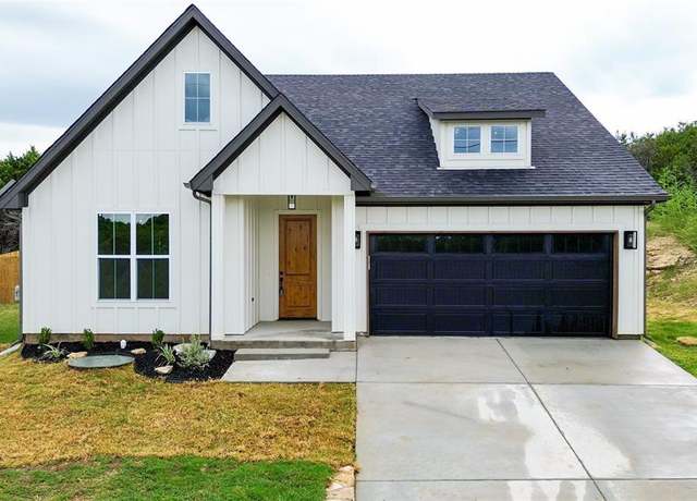 Property at 5507 San Jacinto Dr, Granbury, TX 76048, 4 beds, 2.5 baths